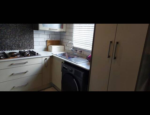 3 BEDROOM HOUSE FOR SALE IN ROSSLYN